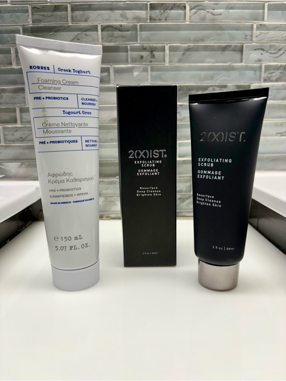 Korres Greek Yoghurt Foaming Cream Cleanser 5.07 oz. + 2(X)IST exfoliating scrub